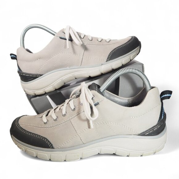 Clarks Wave Trek Outdoor Waterproof Walking Shoes Women's 7.5M Beige Black 64661 - Picture 1 of 11